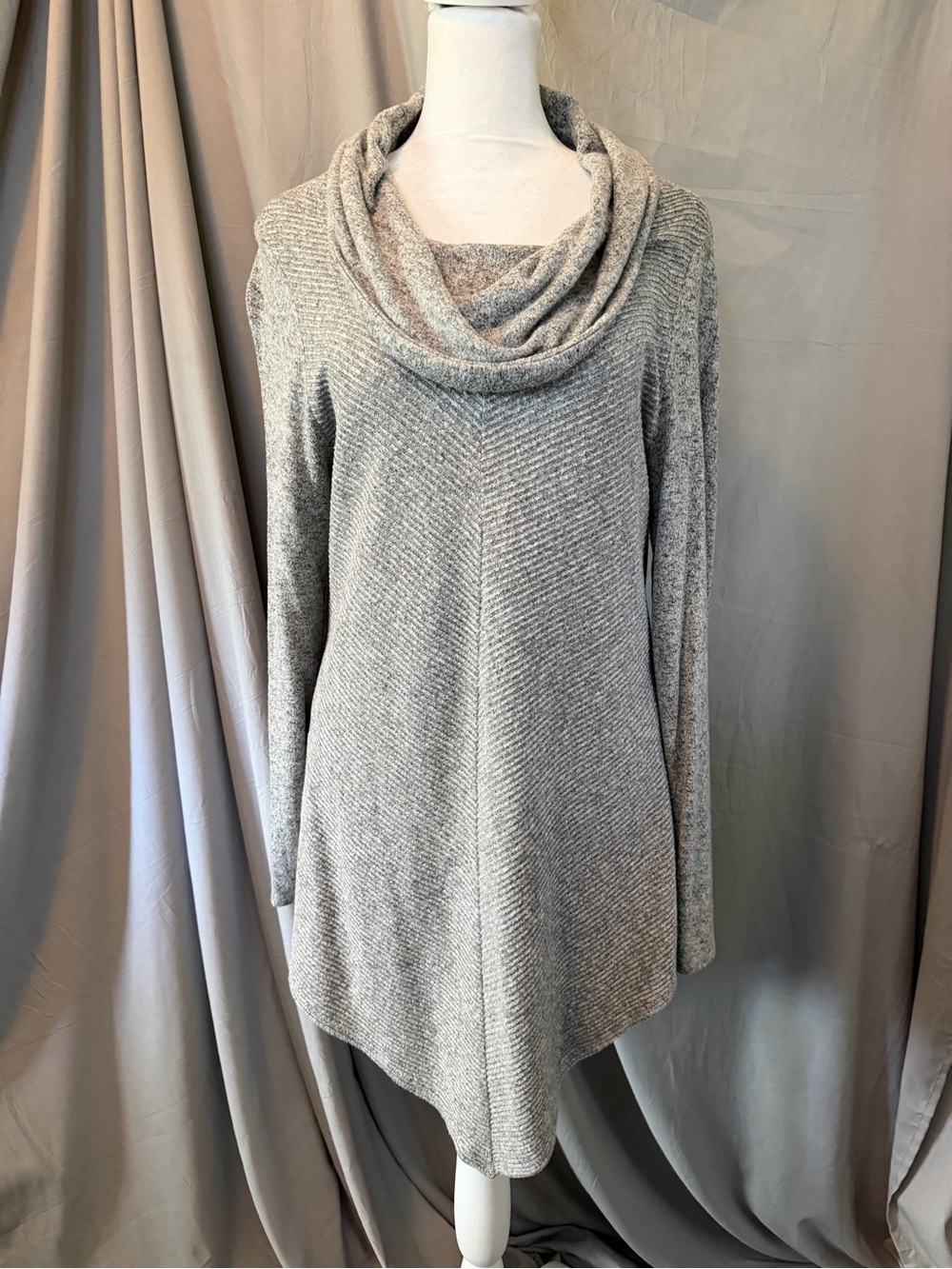 Bwear Light Heather Gray Cowl Neck Sweater Tunic, sz M
